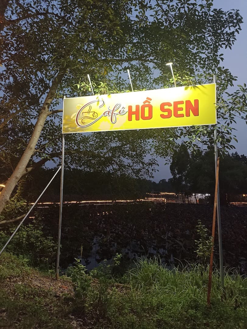 Nhà Hàng Hồ Sen